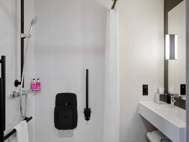 Moxy Edinburgh Fountainbridge image