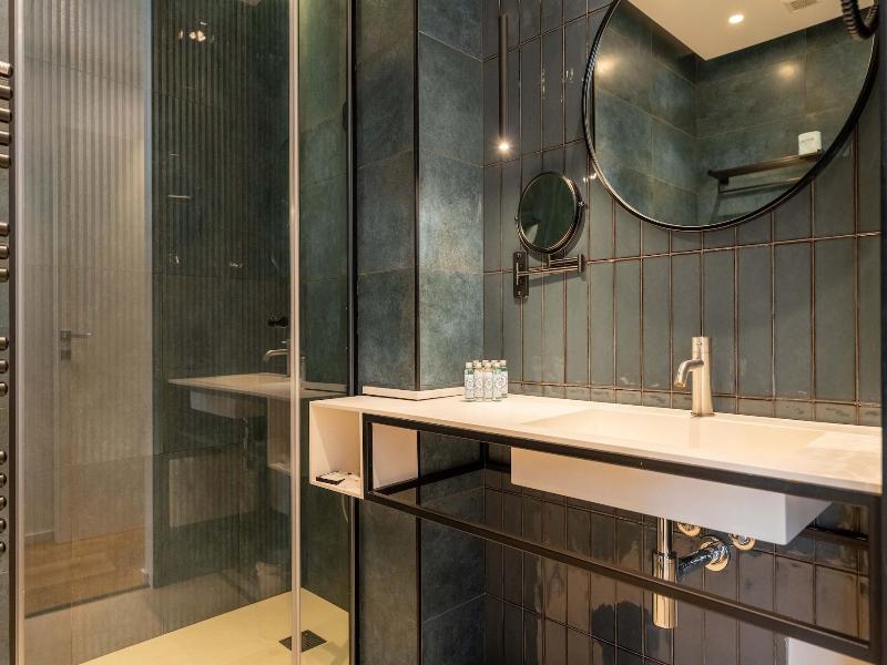 B B Le Suites Di Costanza image
