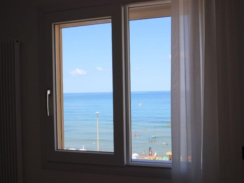 B B Le Suites Di Costanza image