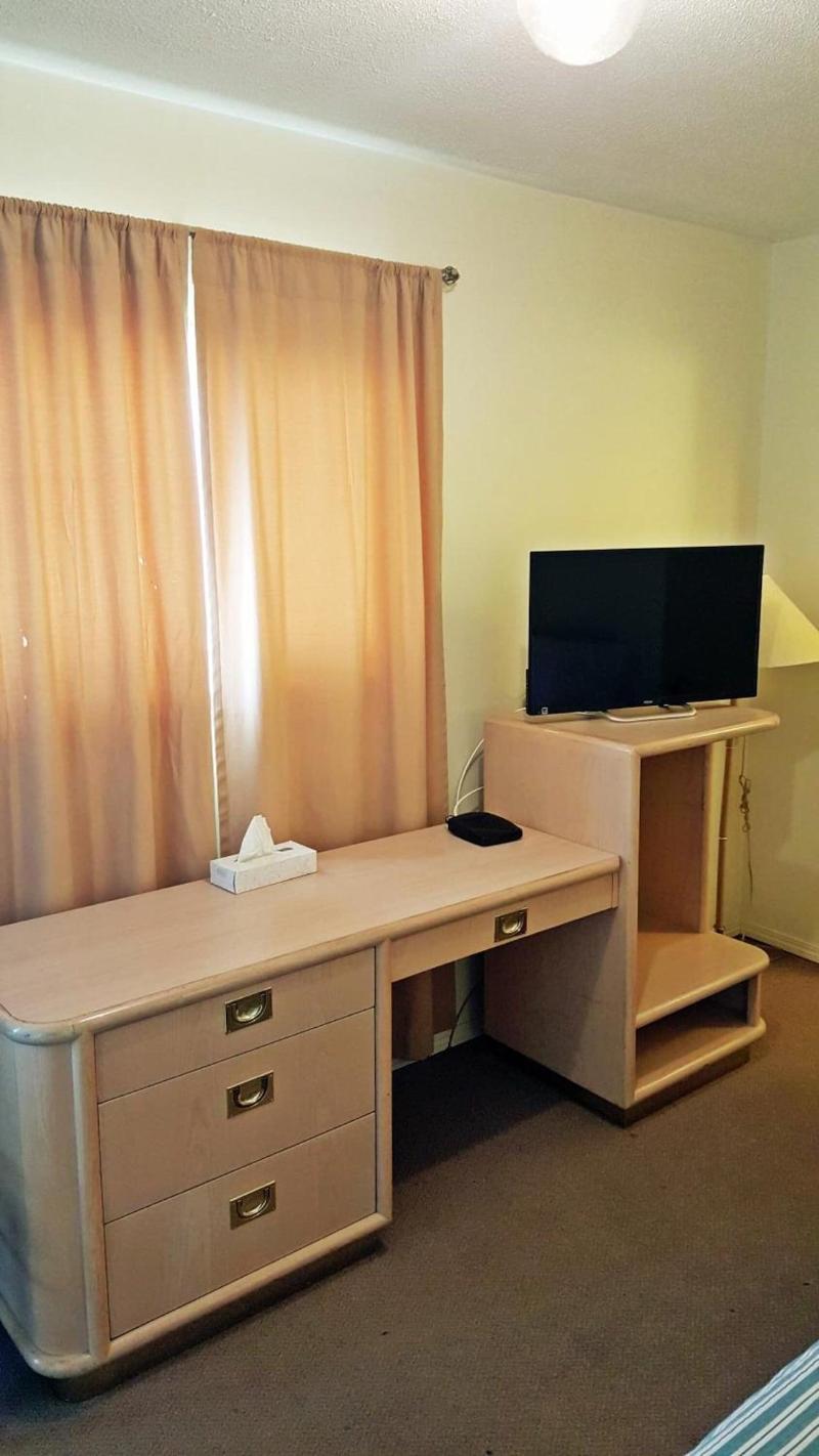 Badlands Motel image