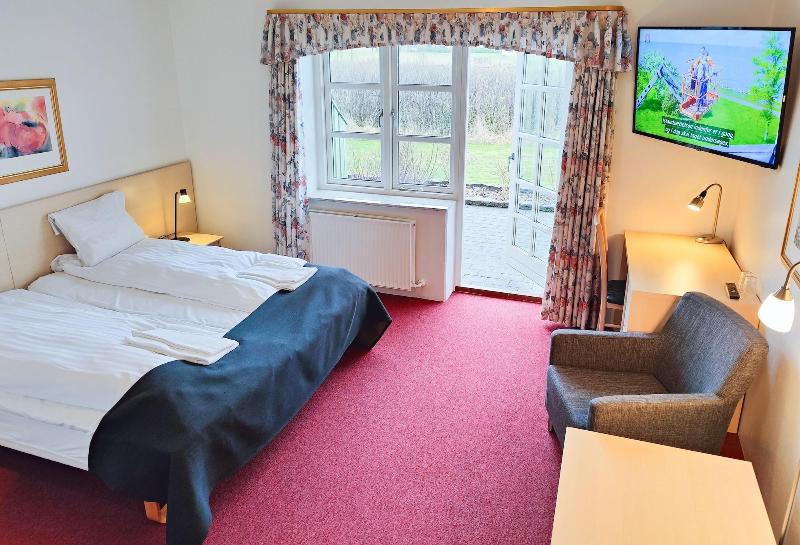 Ra Nnes Hotel image