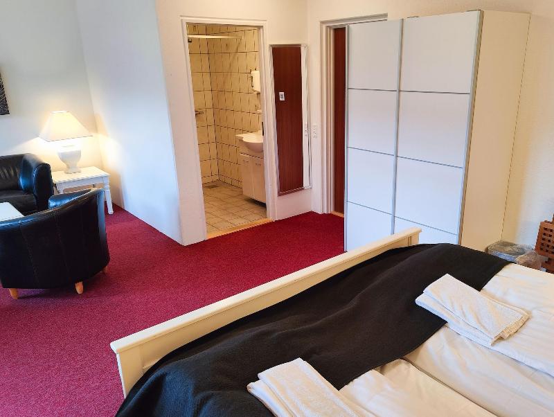 Ra Nnes Hotel image