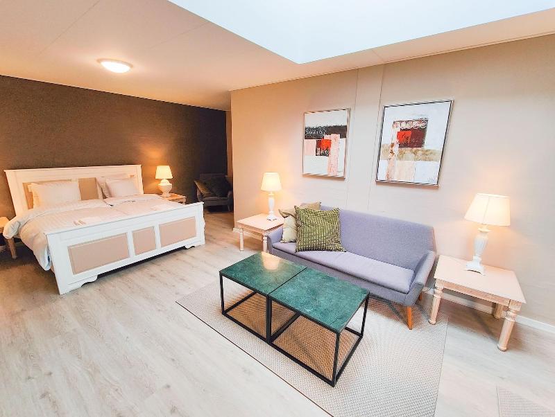 Ra Nnes Hotel image