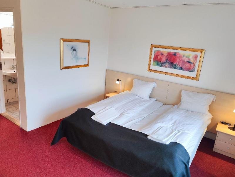Ra Nnes Hotel image