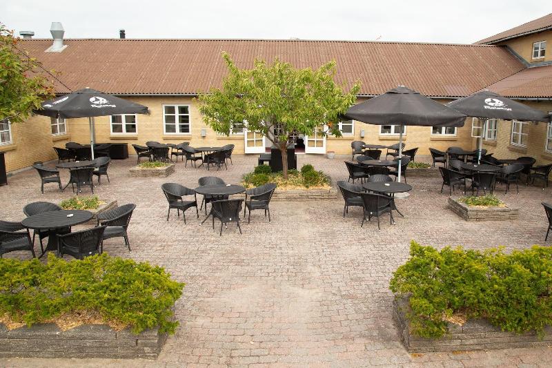 Ra Nnes Hotel image