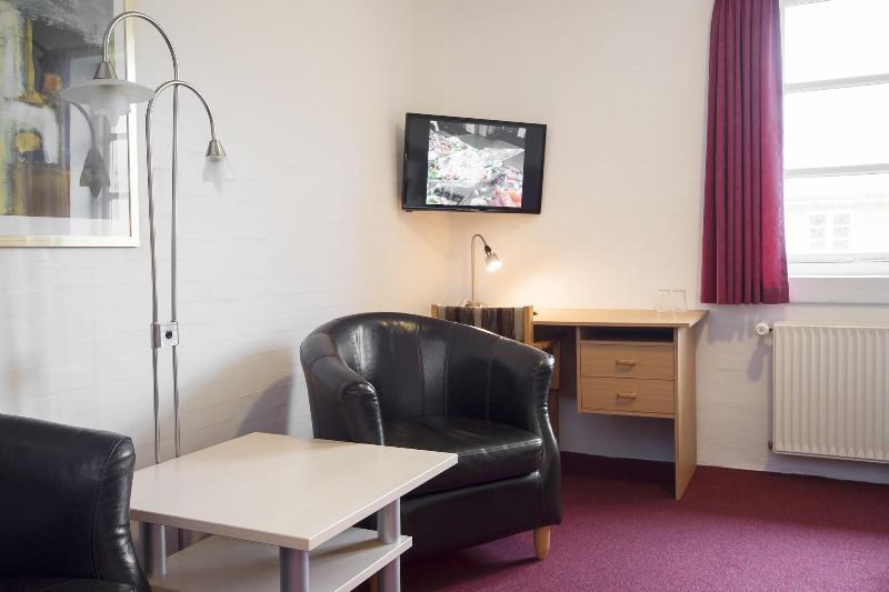 Ra Nnes Hotel image