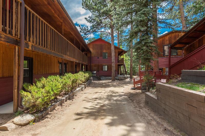 Ponderosa Lodge image