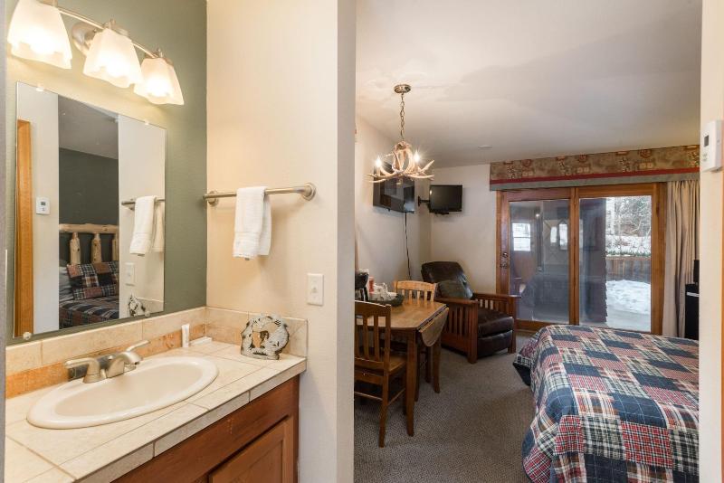 Ponderosa Lodge image