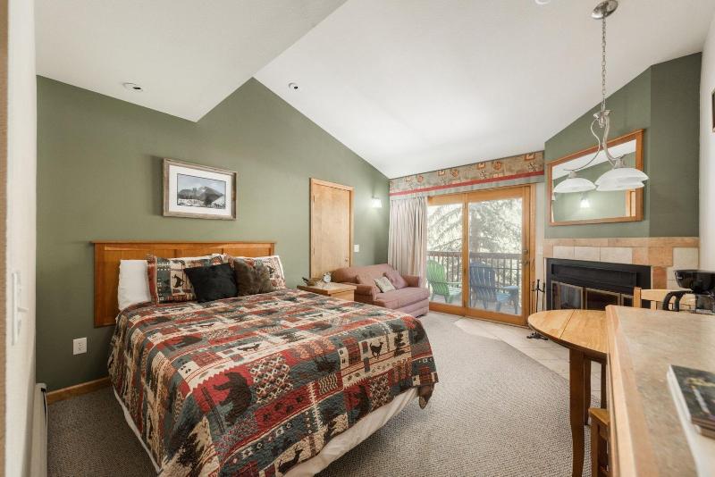 Ponderosa Lodge image