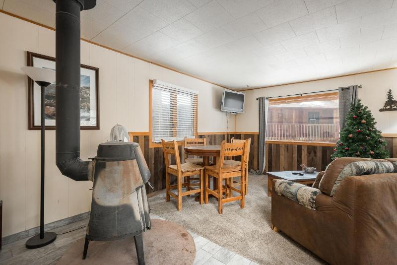 Ponderosa Lodge image