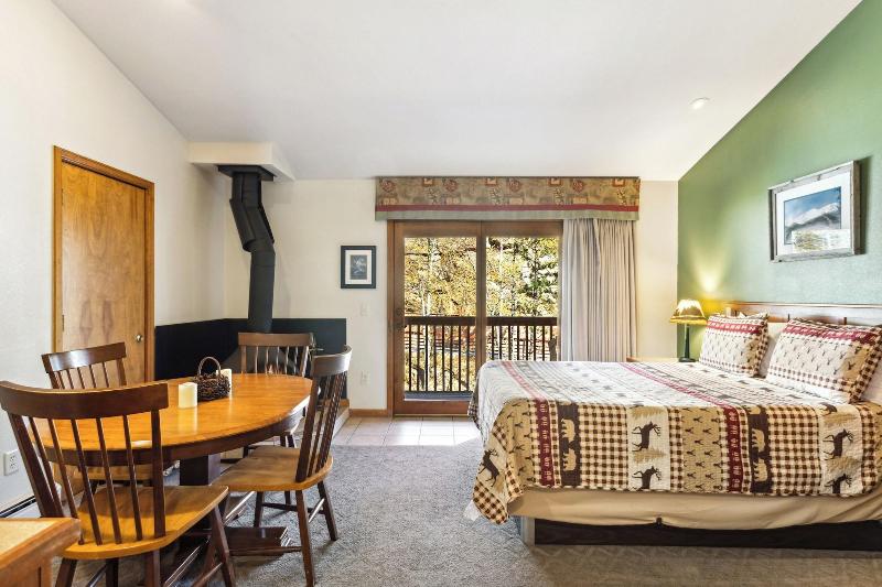 Ponderosa Lodge image
