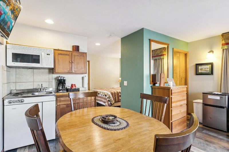 Ponderosa Lodge image