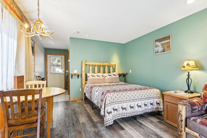Ponderosa Lodge image