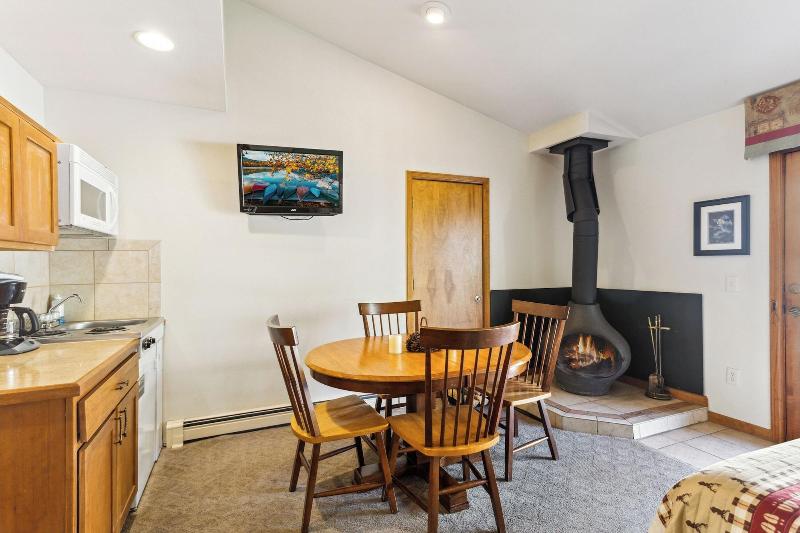 Ponderosa Lodge image