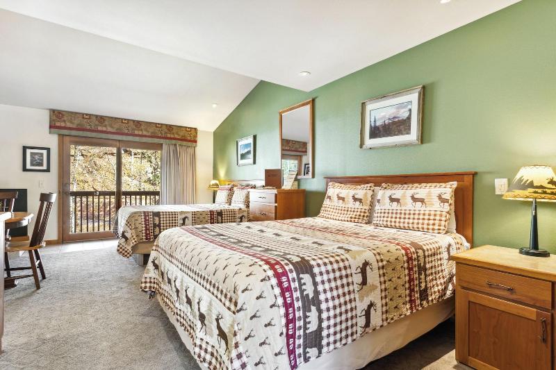 Ponderosa Lodge image
