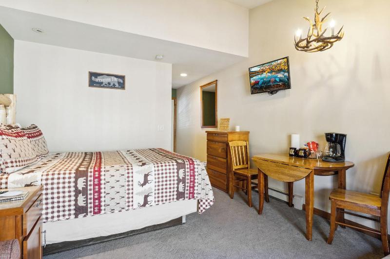 Ponderosa Lodge image