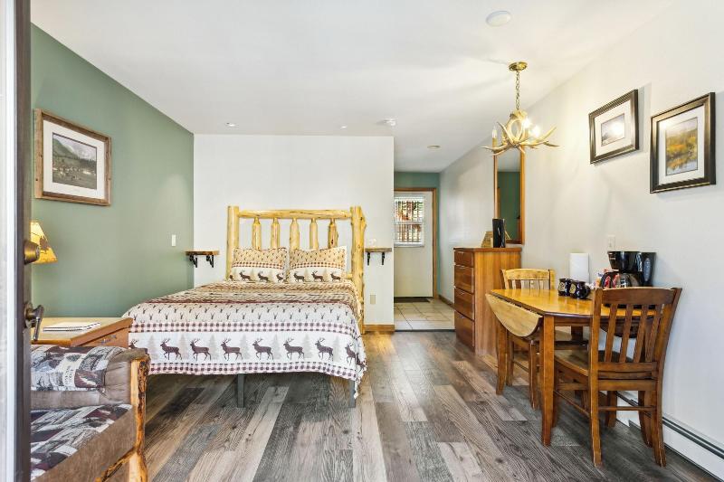 Ponderosa Lodge image