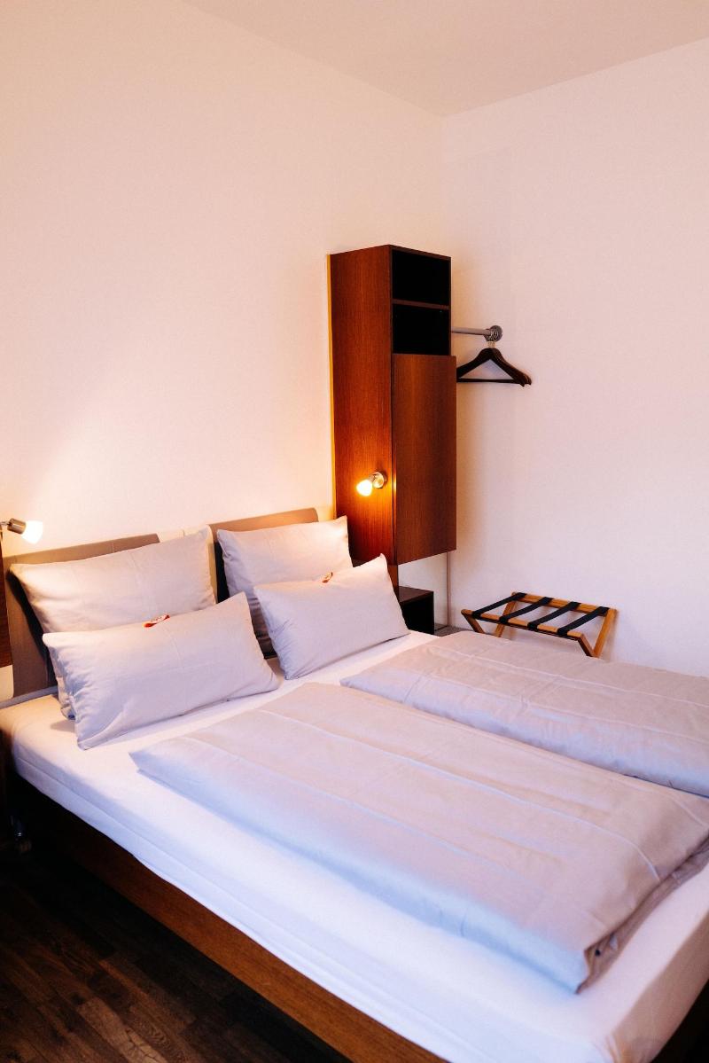 Lint Hotel image