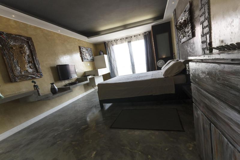 Ocean Suites image