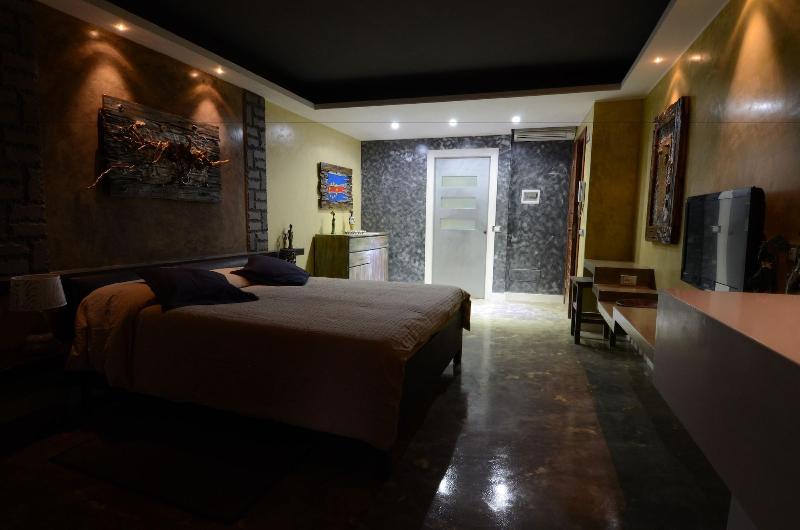 Ocean Suites image