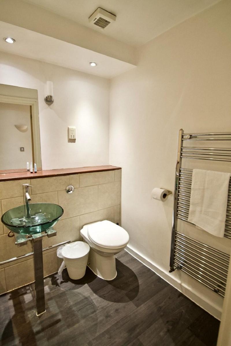 62 66 Farringdon By Condokeeper image