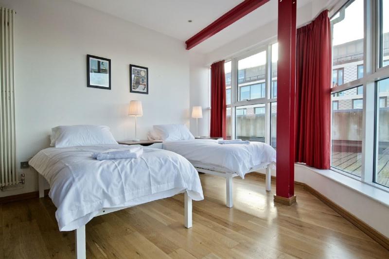 62 66 Farringdon By Condokeeper image