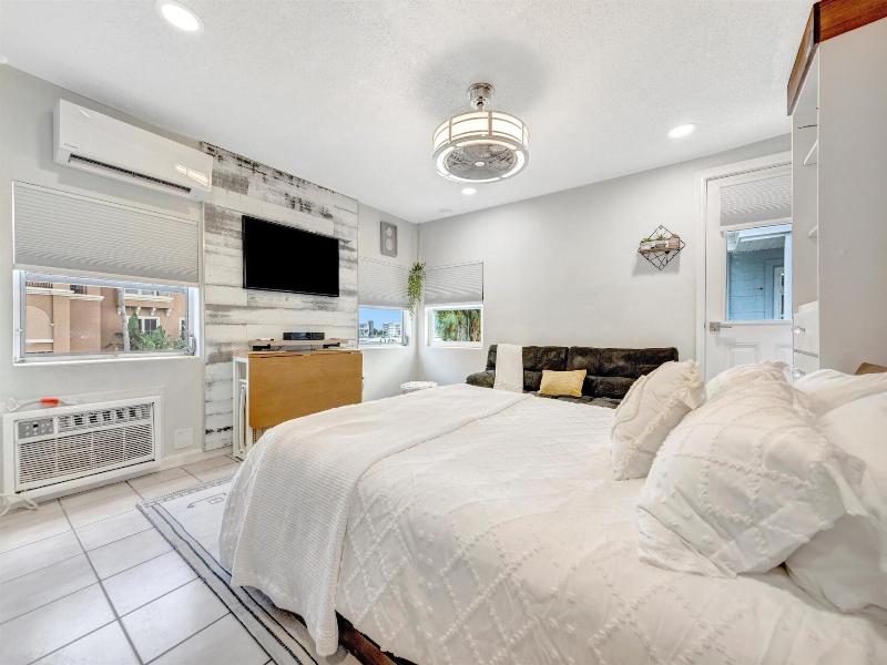 The Seashell Suites image
