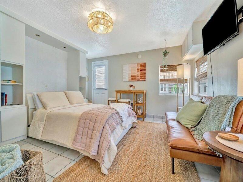 The Seashell Suites image