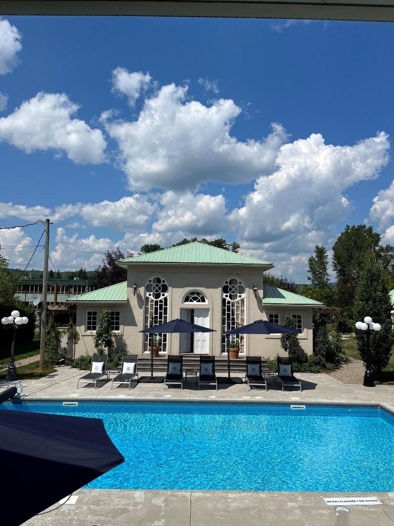 Manoir Chamberland Adults Only No Pets image