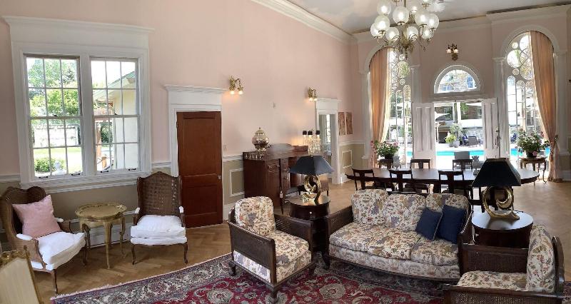 Manoir Chamberland Adults Only No Pets image