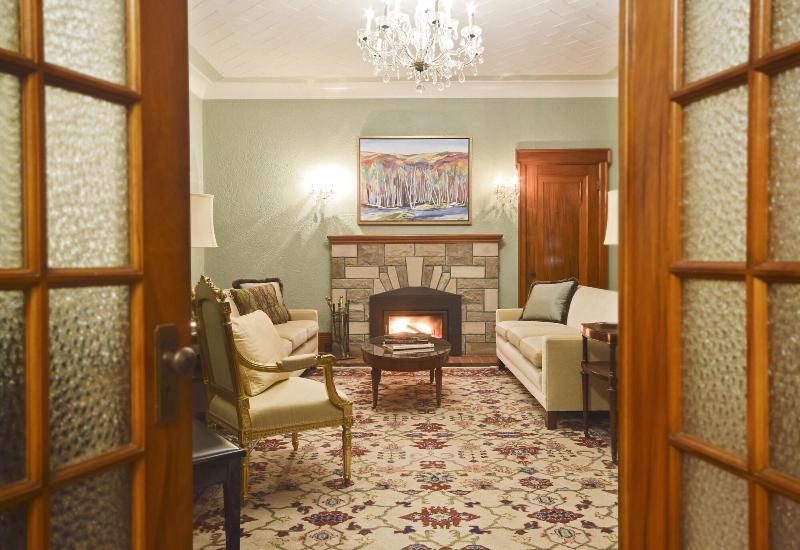 Manoir Chamberland Adults Only No Pets image