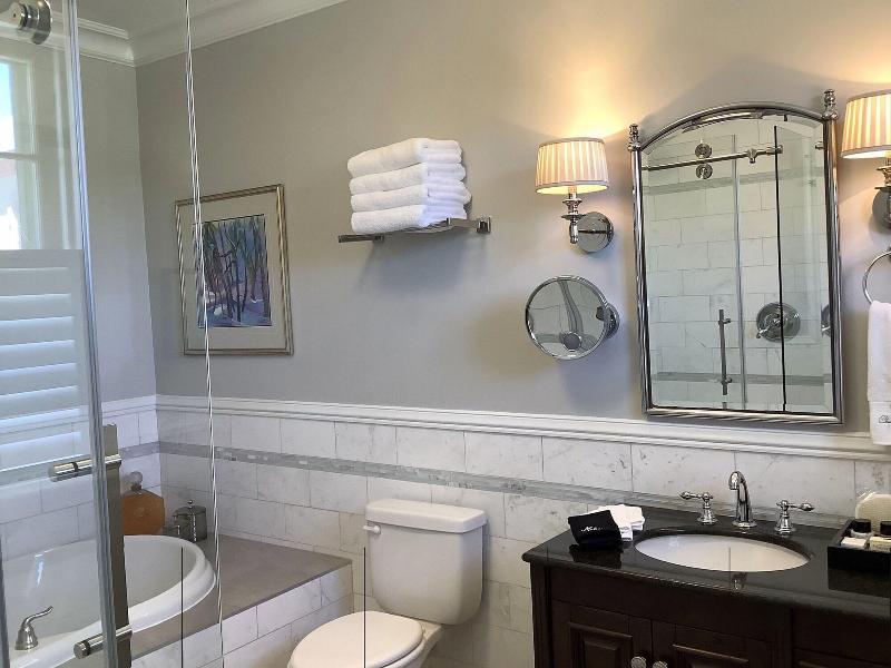 Manoir Chamberland Adults Only No Pets image
