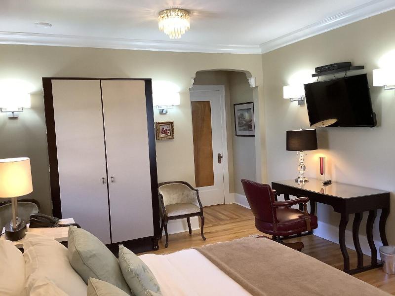 Manoir Chamberland Adults Only No Pets image