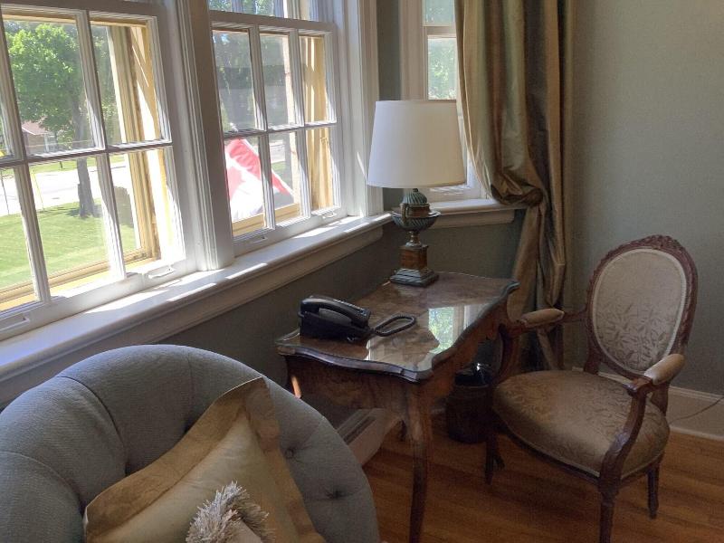 Manoir Chamberland Adults Only No Pets image