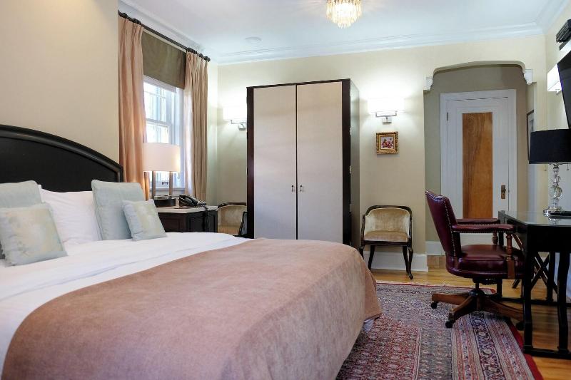 Manoir Chamberland Adults Only No Pets image