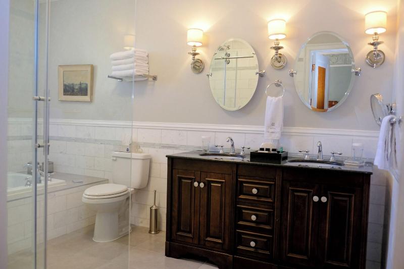 Manoir Chamberland Adults Only No Pets image