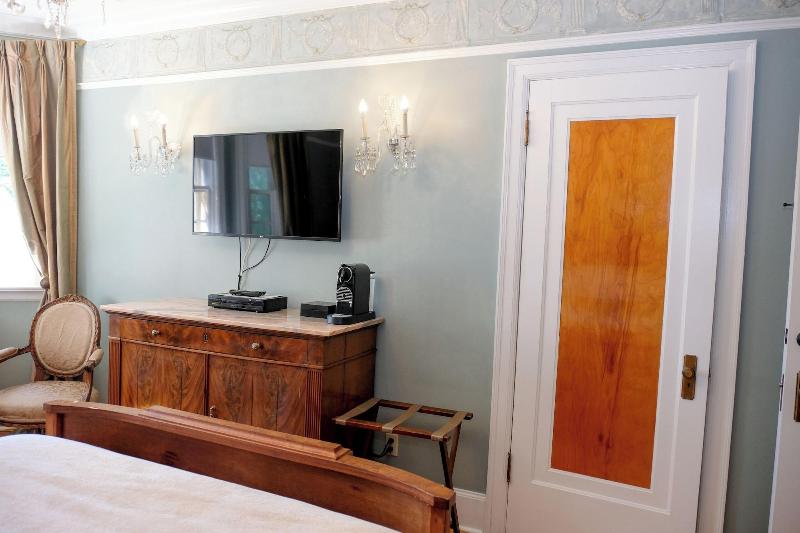 Manoir Chamberland Adults Only No Pets image