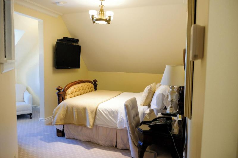 Manoir Chamberland Adults Only No Pets image