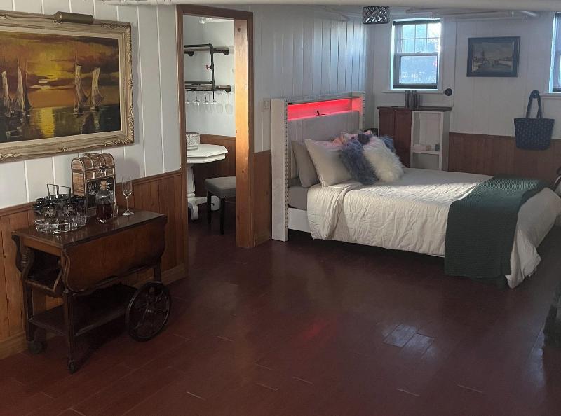 Nicklin House image