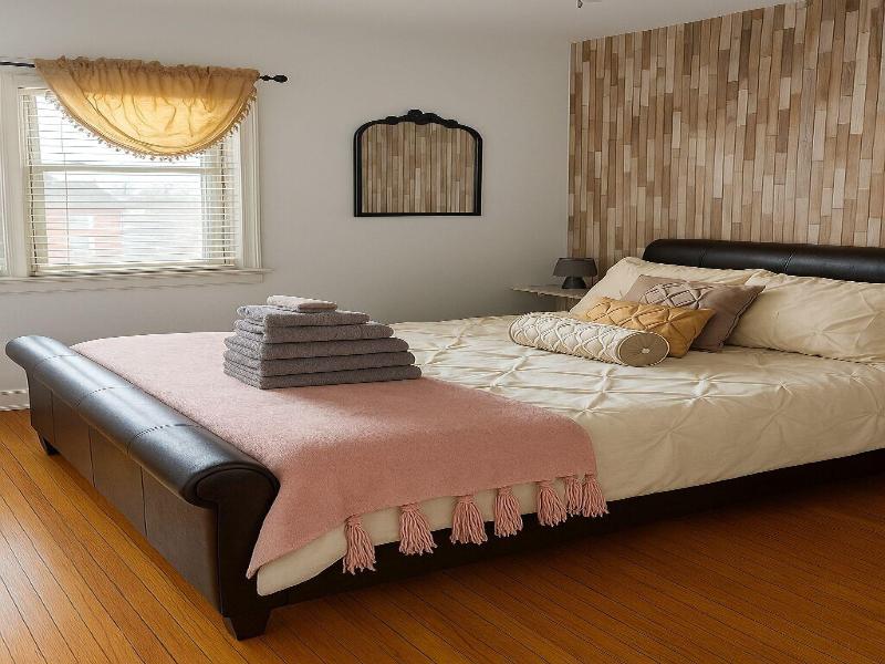 Nicklin House image