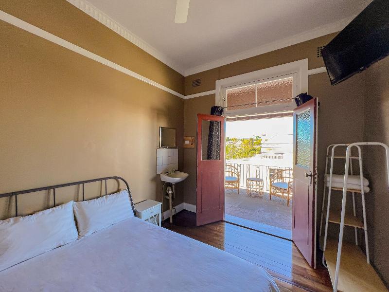 Commercial Hotel Bega image