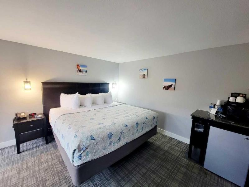 Beachfront Manor Hotel image
