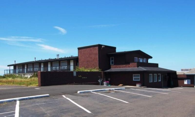 Beachfront Manor Hotel image