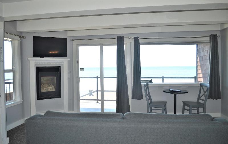 Beachfront Manor Hotel image