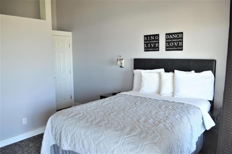 Beachfront Manor Hotel image