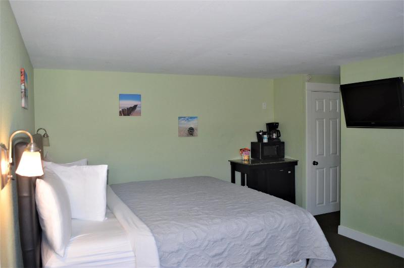 Beachfront Manor Hotel image