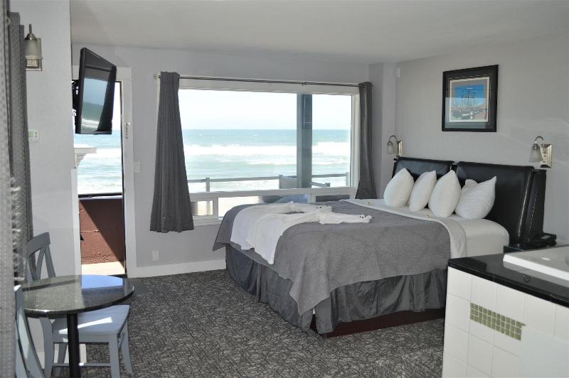 Beachfront Manor Hotel image