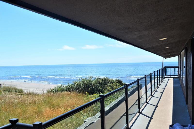Beachfront Manor Hotel image
