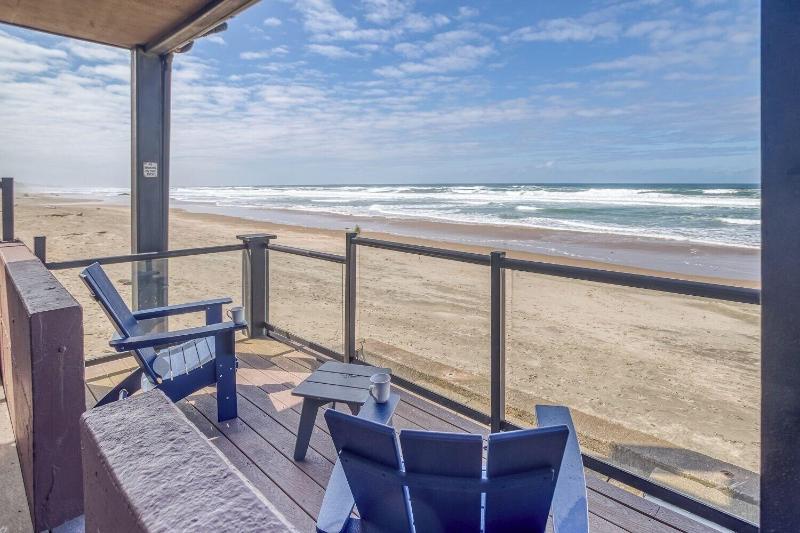 Beachfront Manor Hotel image