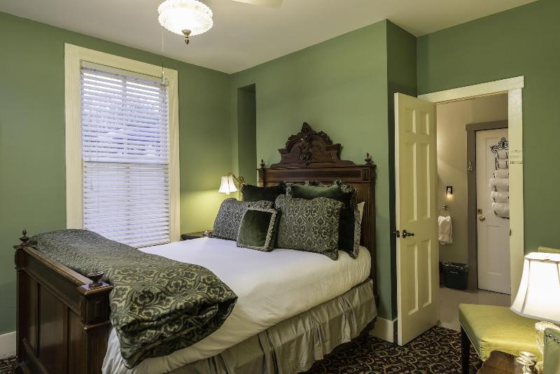 Carriage Way Inn — photo 35